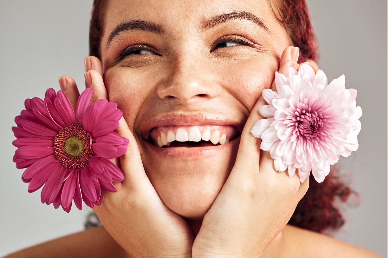 Natürliche Schönheit: Wie ätherische Öle deine Haut zum Strahlen bringen